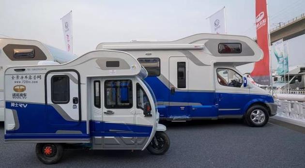 诺优最潮三轮小房车亮相北京,网友纷纷喊话来