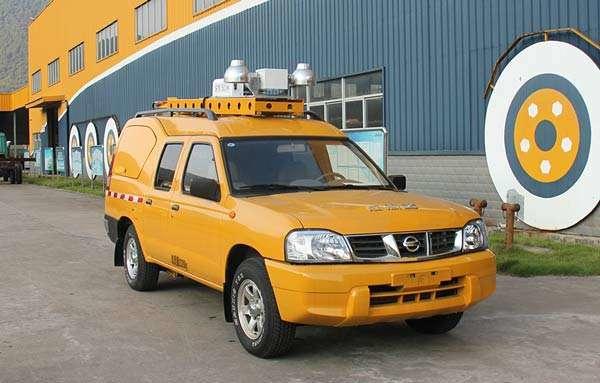 打个滴滴,没想到来了这辆后门都没有的车,上还是不上这是个问题