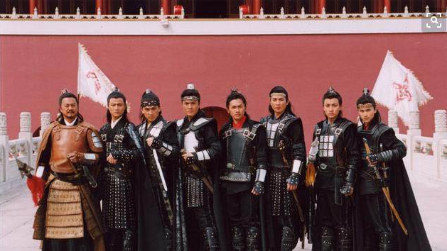 杨门虎将全都牺牲,一乞丐来见正在守灵的佘太君,为何会当场哭晕