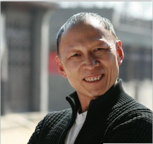 内地最丑男演员,与赵薇黄晓明为同班同学,如今娶娇妻成人生赢家