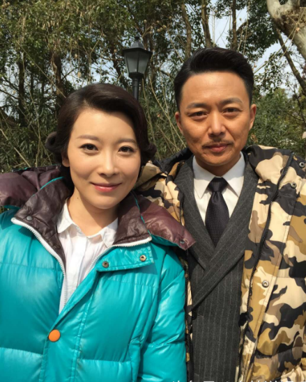 《伪装者》温馨花絮照,胡歌刘敏涛姐弟情深,谢玉长公主夫妻同框