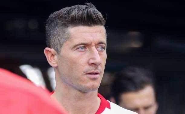 0进球 怪队友摧毁莱万形象波媒:抵制他代言产品!