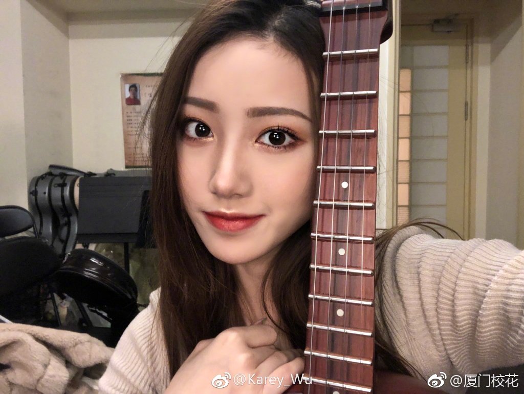 98年就读于中央音乐学院古琴专业很有气质的女生你觉得几分呢