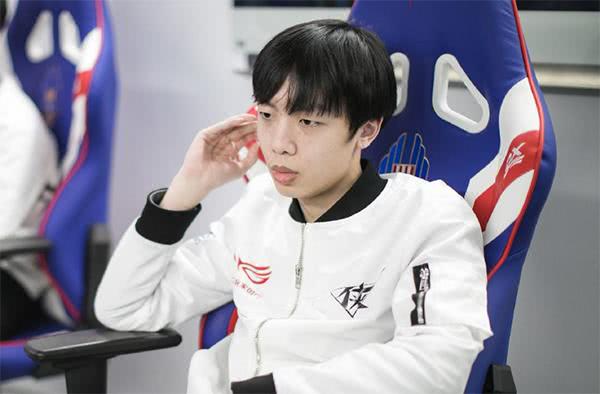 lol:s8春季赛最的有看点一天,lpl天王争霸,lck季后赛首战!