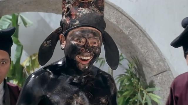 68岁陈百祥近照曝光白发苍苍身体发福与王晶在小饭店吃饭