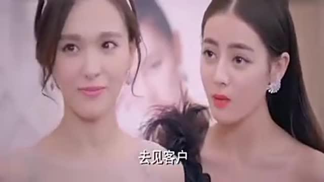 网红美女小黑,今天穿粉色裙子热舞!杭州宋城街