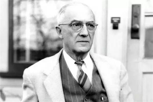 上世纪美国诗人与胡歌撞脸,网友感叹:完全就是一个人啊