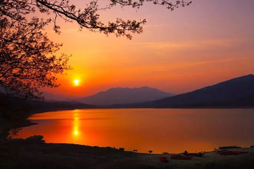 泰安天龙湖,建于1958年,一条坐落于泰山脚下的"母亲湖"