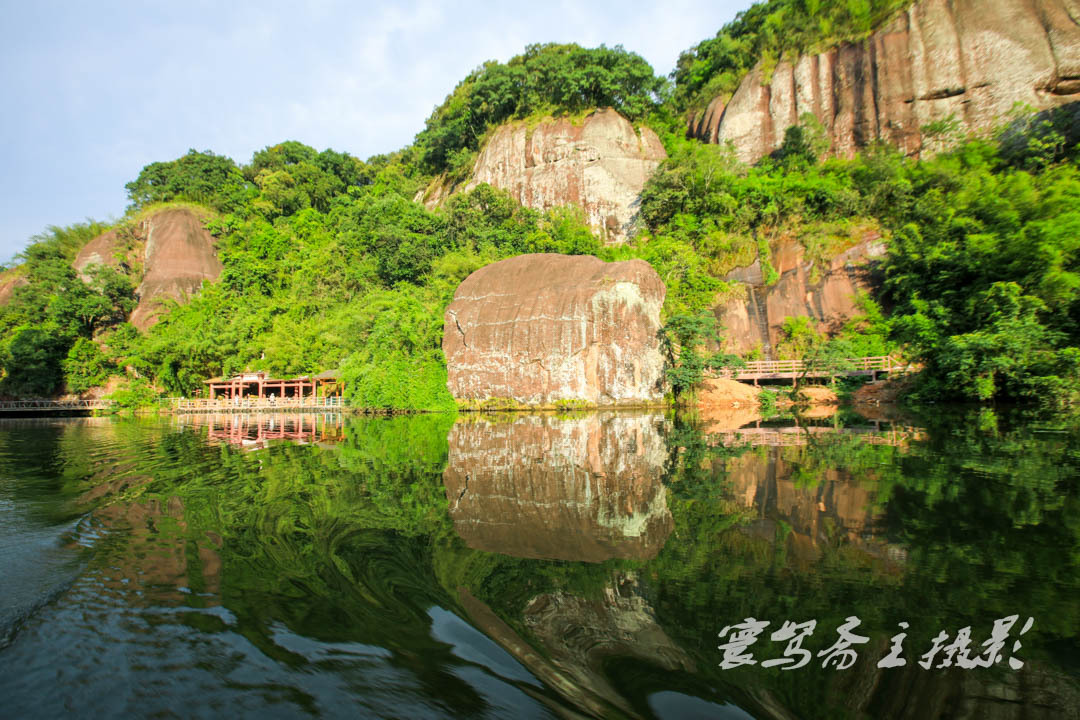 丹霞山那两块奇异的阴阳元石到底是天生的奇观还是人工制作过的