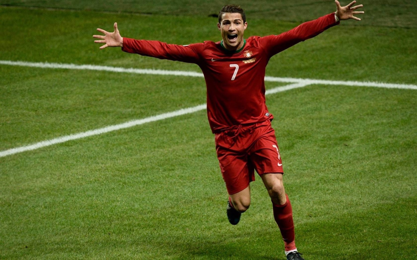 内马尔,c罗,梅西合计4.6亿,你们的表现对得起你们的身价吗?