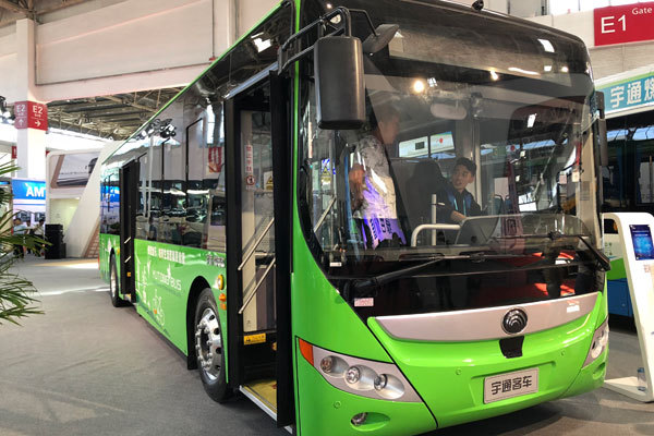 宇通氢燃料电池客车f10纯电动公交e10亮相道路运输展