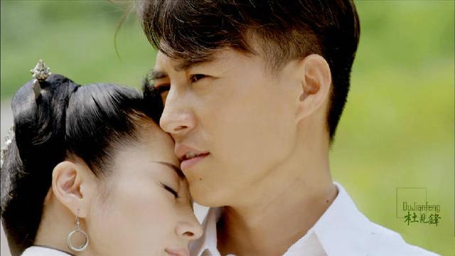 靳东和大7岁的许晴演情侣,男神收割机的许晴看靳东也秒变迷妹