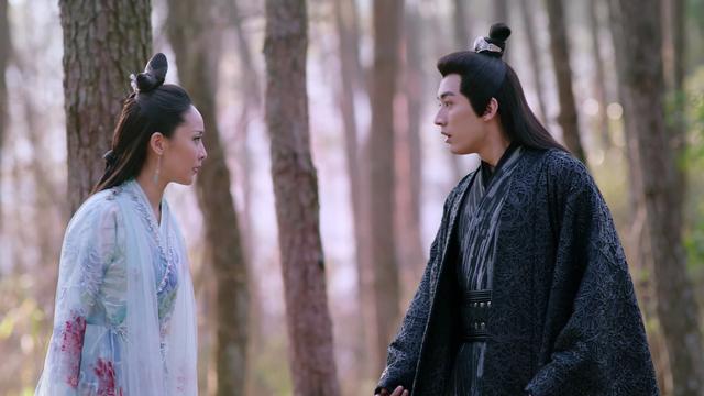 天乩中妖帝爱上白蛇,而另一部剧中他却爱上了小青,让人十分期待