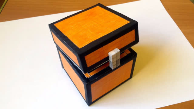 手工达人用作业纸自制《我的世界》里的宝箱,还原度真高!