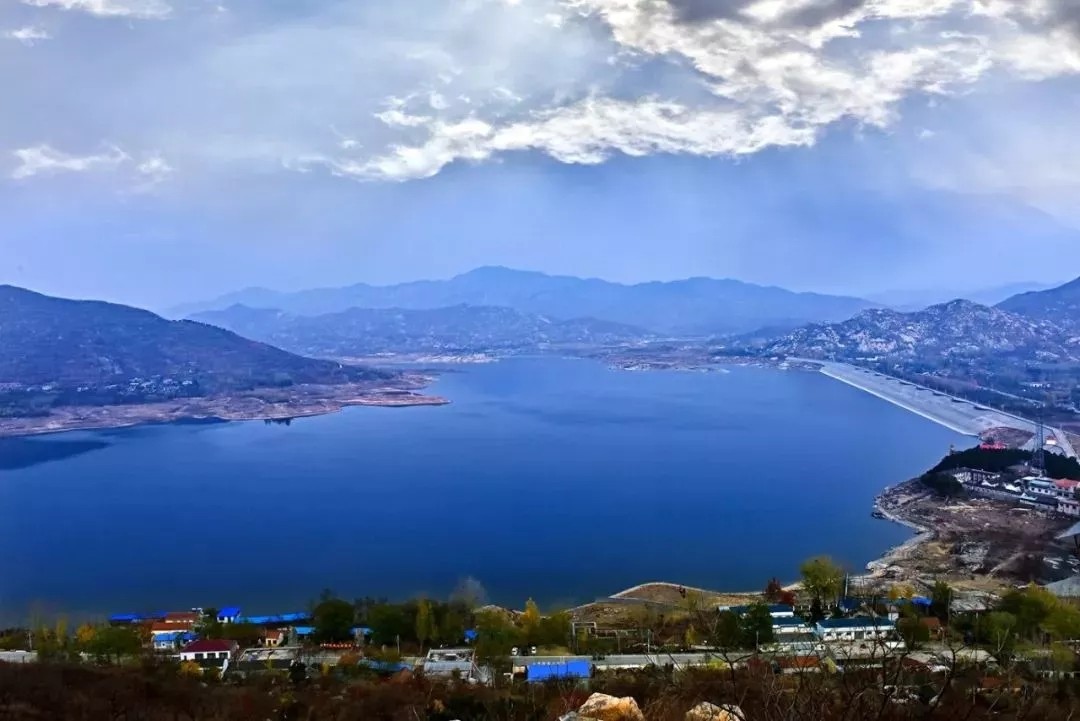 泰安天龙湖建于1958年一条坐落于泰山脚下的母亲湖