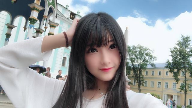 王者荣耀:辰鬼与俄罗斯凶妹子合影,瓶子一脸羡慕,剑仙灯泡亮了