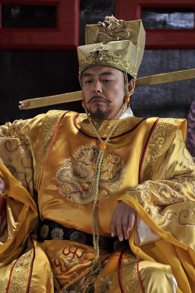 为了避免唐朝武则天的例子重演,宋真宗准许大臣寇准等人写下了太子