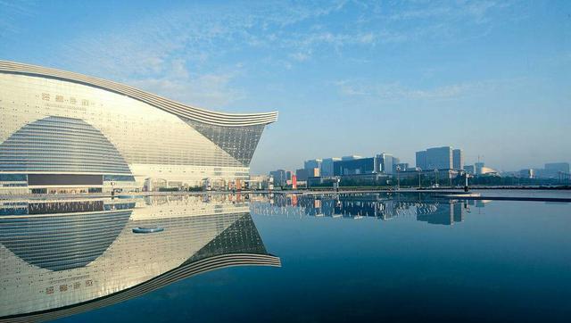 一座城市建筑和一个商人的野心——成都新世纪环球中心|新世纪|邓鸿