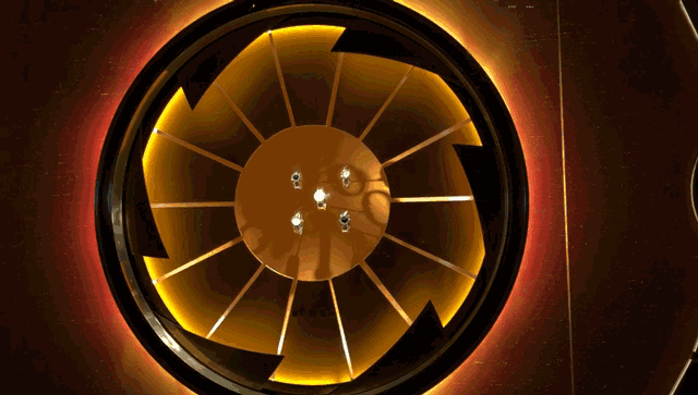 小鲜肉宋威龙一身西装佩戴宝格丽octo finissimo陀飞轮自动上链腕表