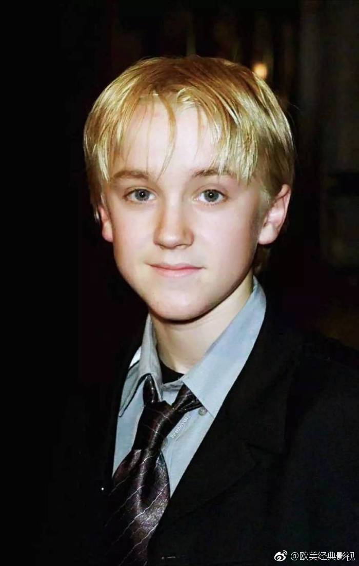 汤姆·费尔顿在ins上晒出与马修·路易斯,艾玛