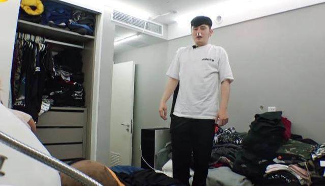 明星房子公开!钱枫家太小,武艺坐床上吃饭,陈学