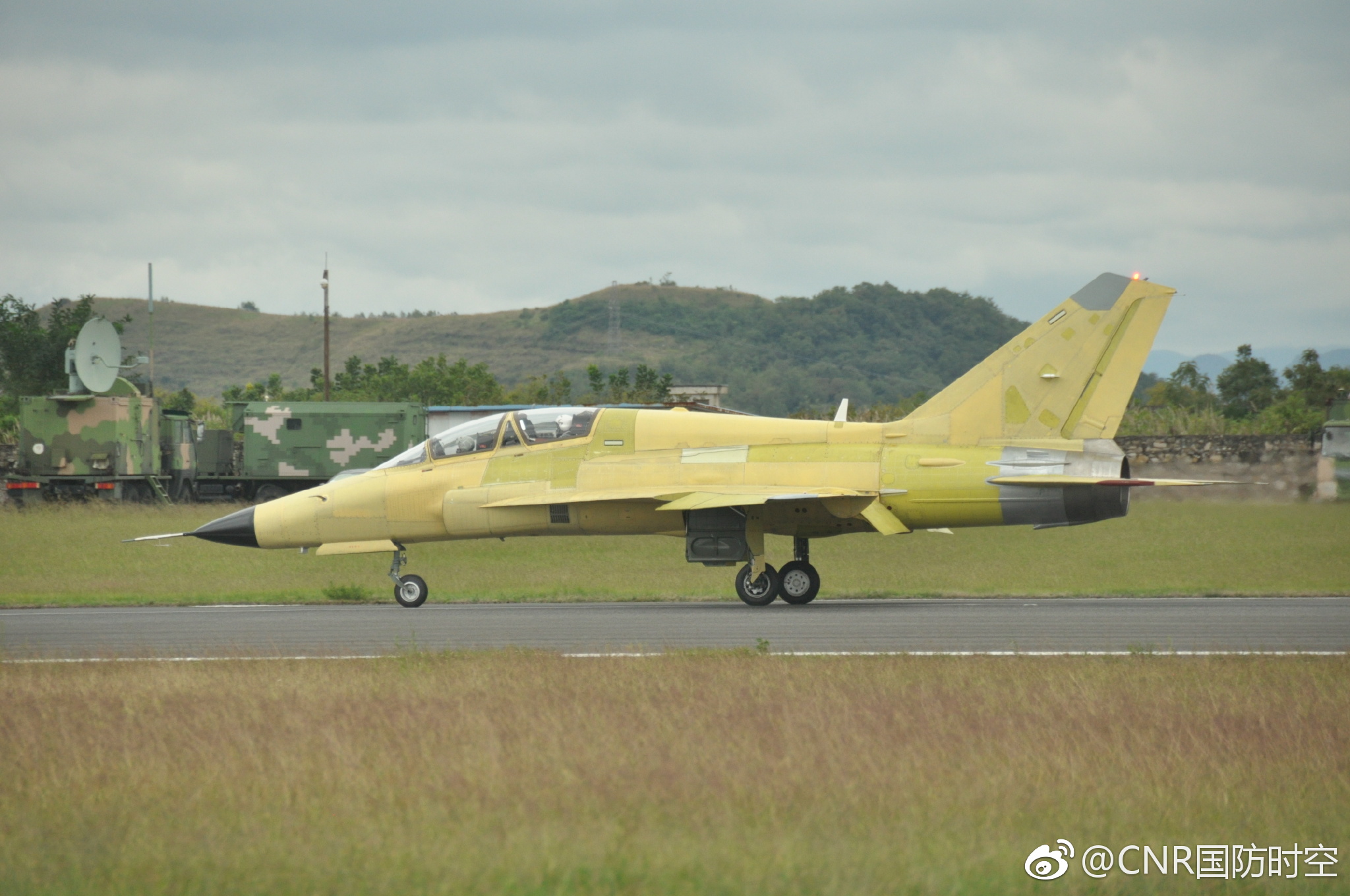中国最新军贸飞机ftc-2000g首飞成功