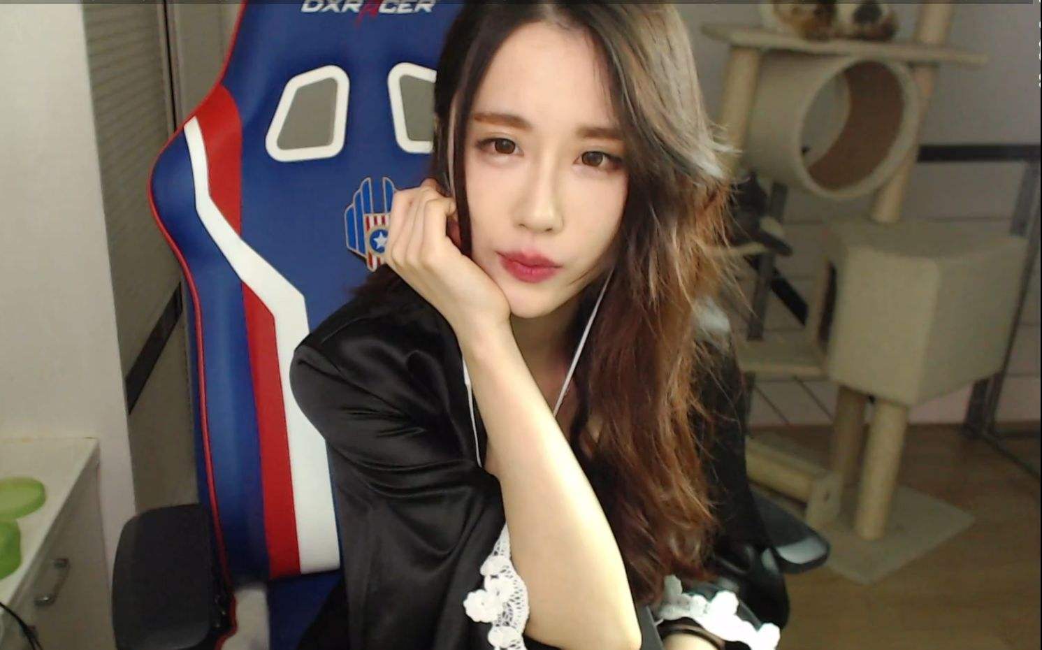 故意走光,欺骗粉丝,当红主播轩子黑历史遭曝光人设崩塌?