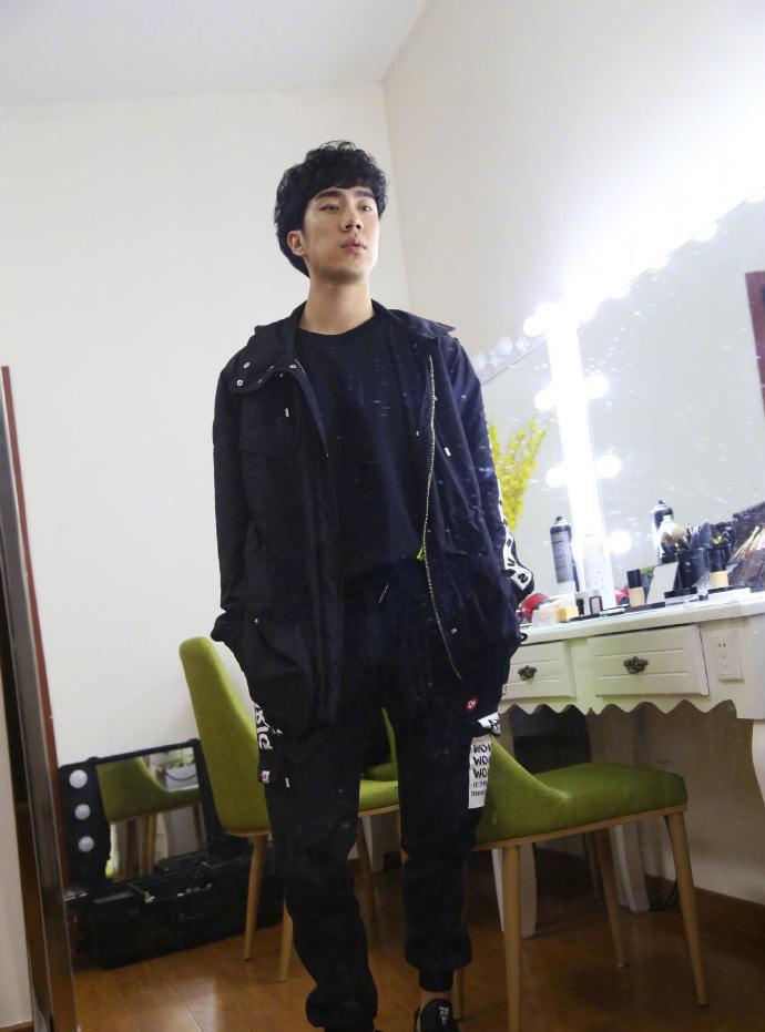 lol骚男送上"写真福利", 粉丝的评论亮了