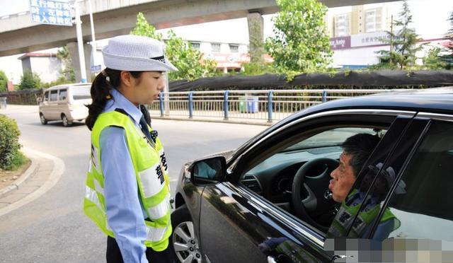 包括公共汽車),校車載人超過核定人數20%以上的4, 造成交通事故後逃逸