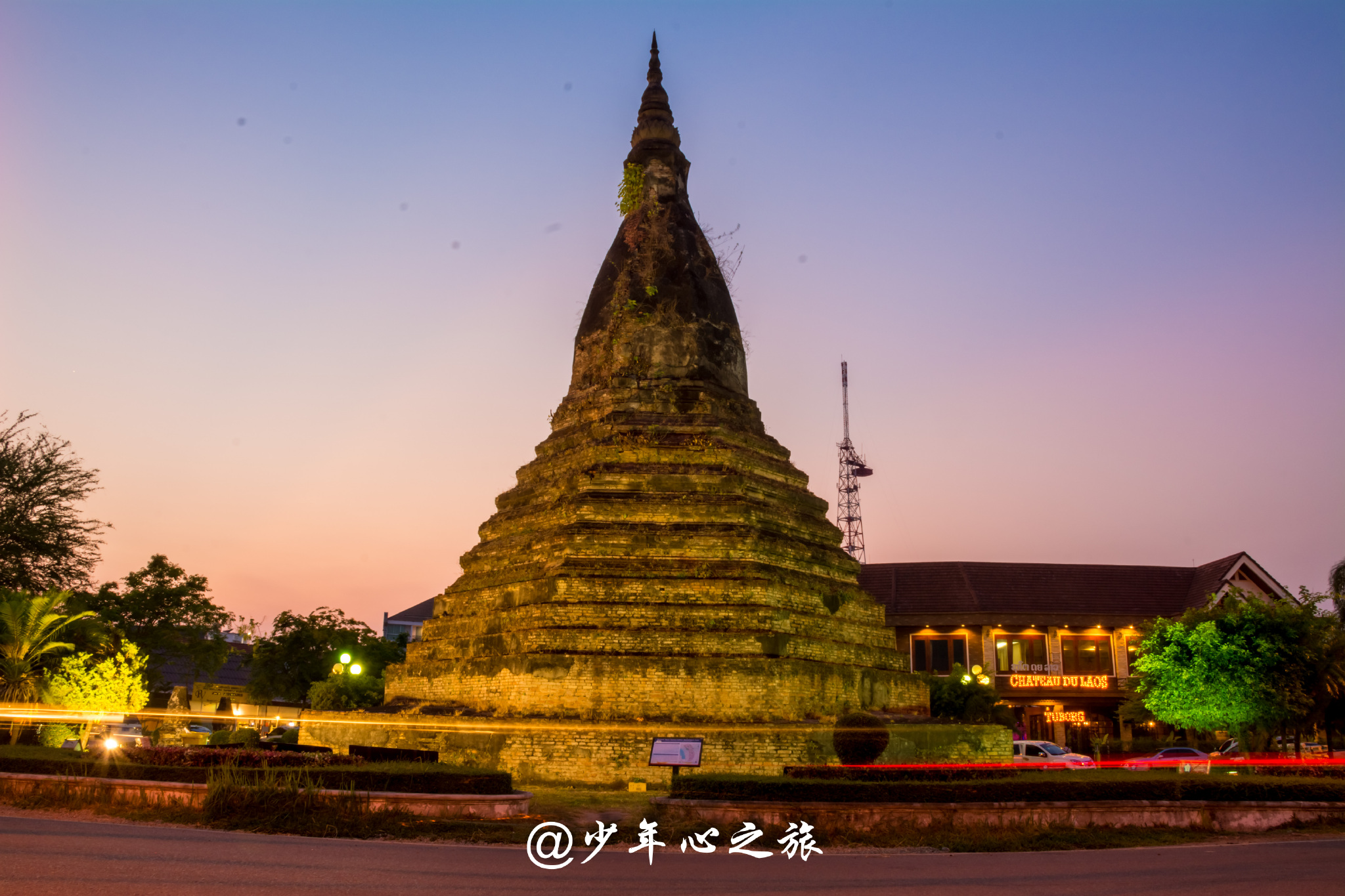 图1,老挝万象街景