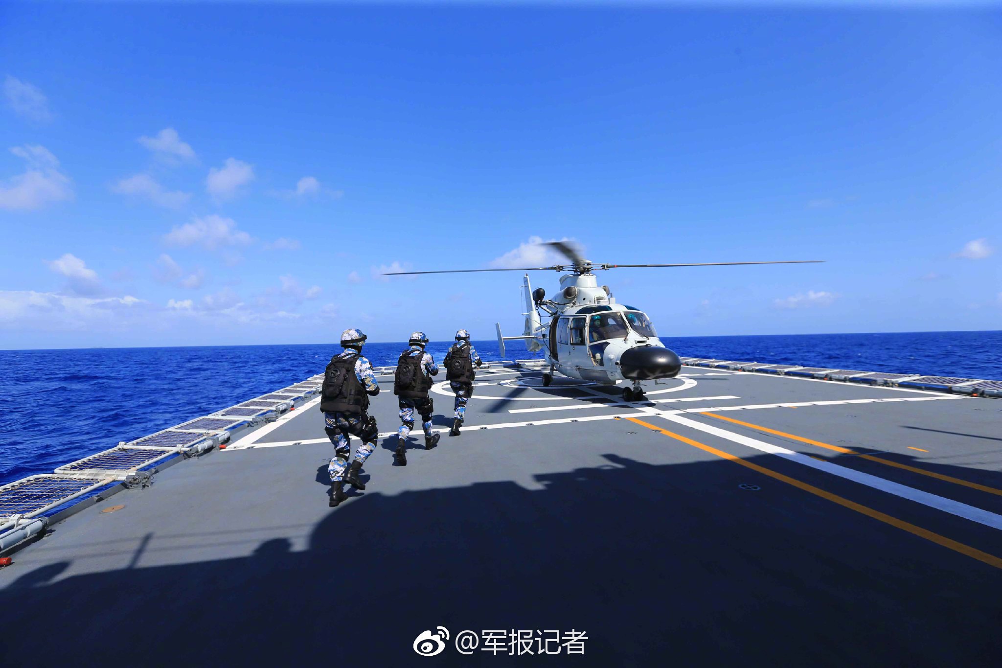 海军第二十九批护航编队在印度洋海域组织训练_新浪看点