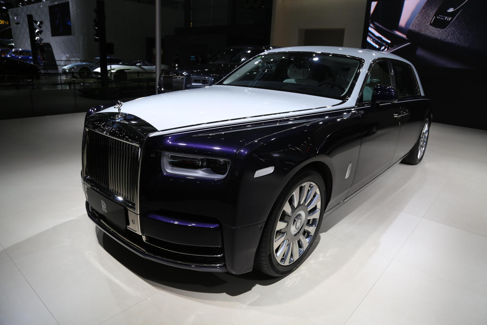 移动的艺术宫殿全新劳斯莱斯幻影2018深港澳车展实拍