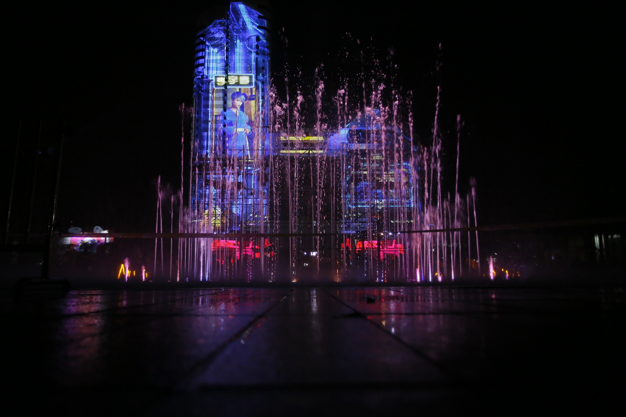 有没有被湖南广电大楼激光秀疯狂刷屏