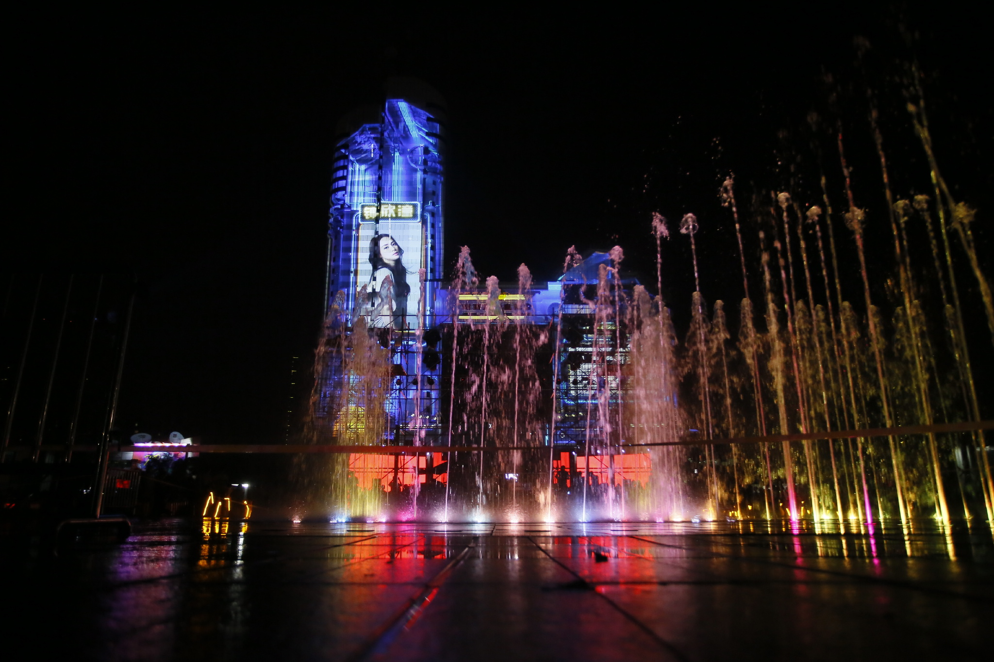 有没有被湖南广电大楼激光秀疯狂刷屏