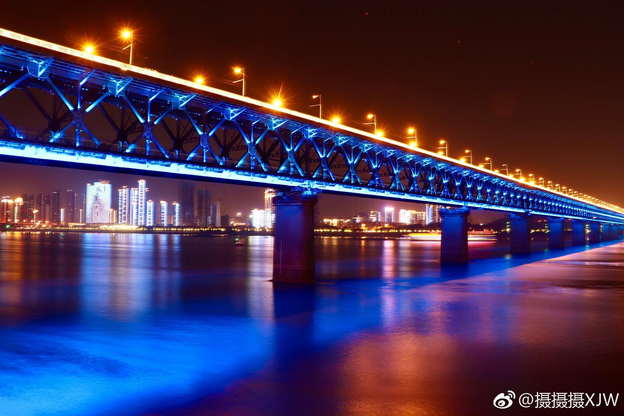 武汉长江大桥的夜景好炫酷啊微博旅游