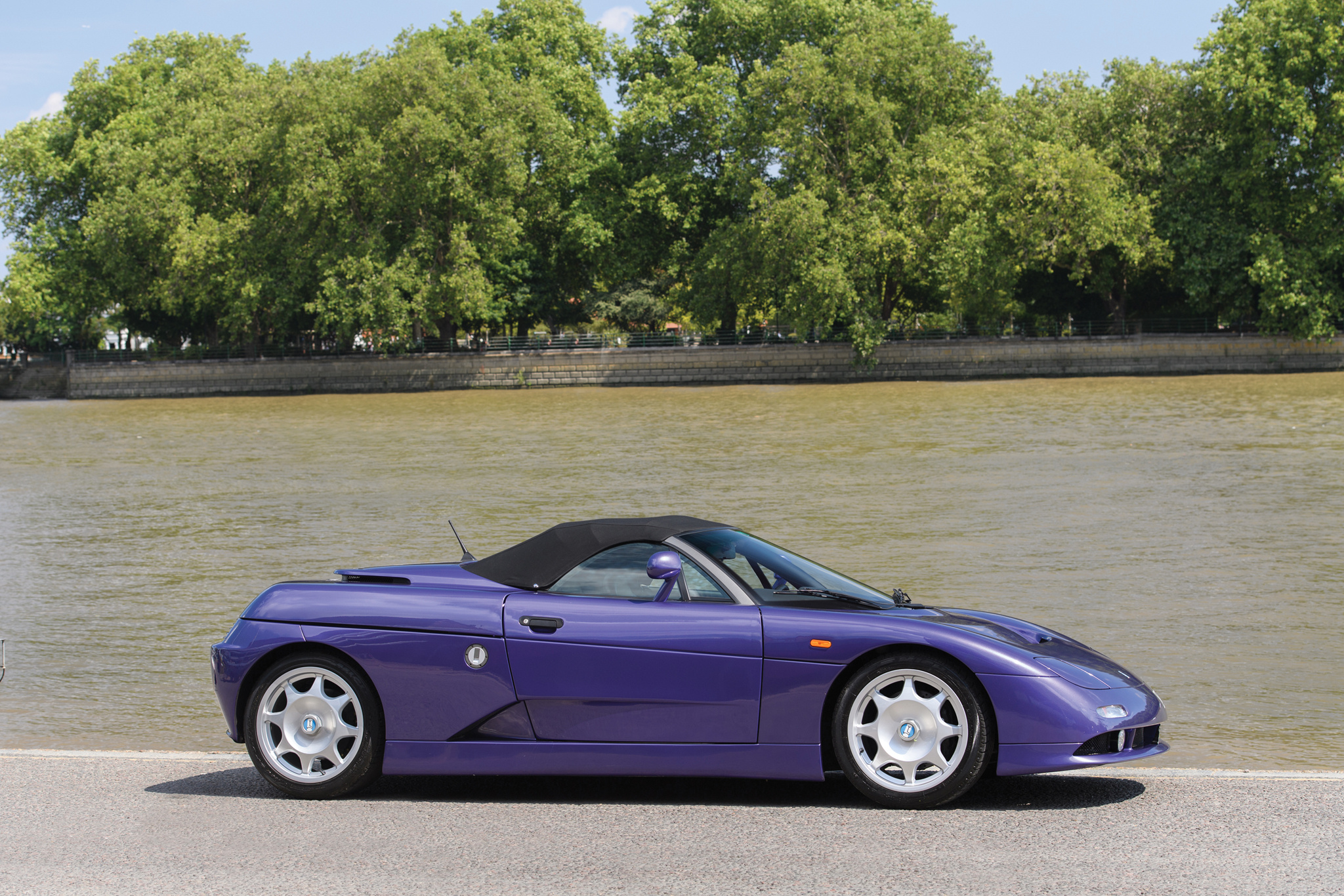 惊鸿一现的1997 de tomaso guara spyder-新浪汽车