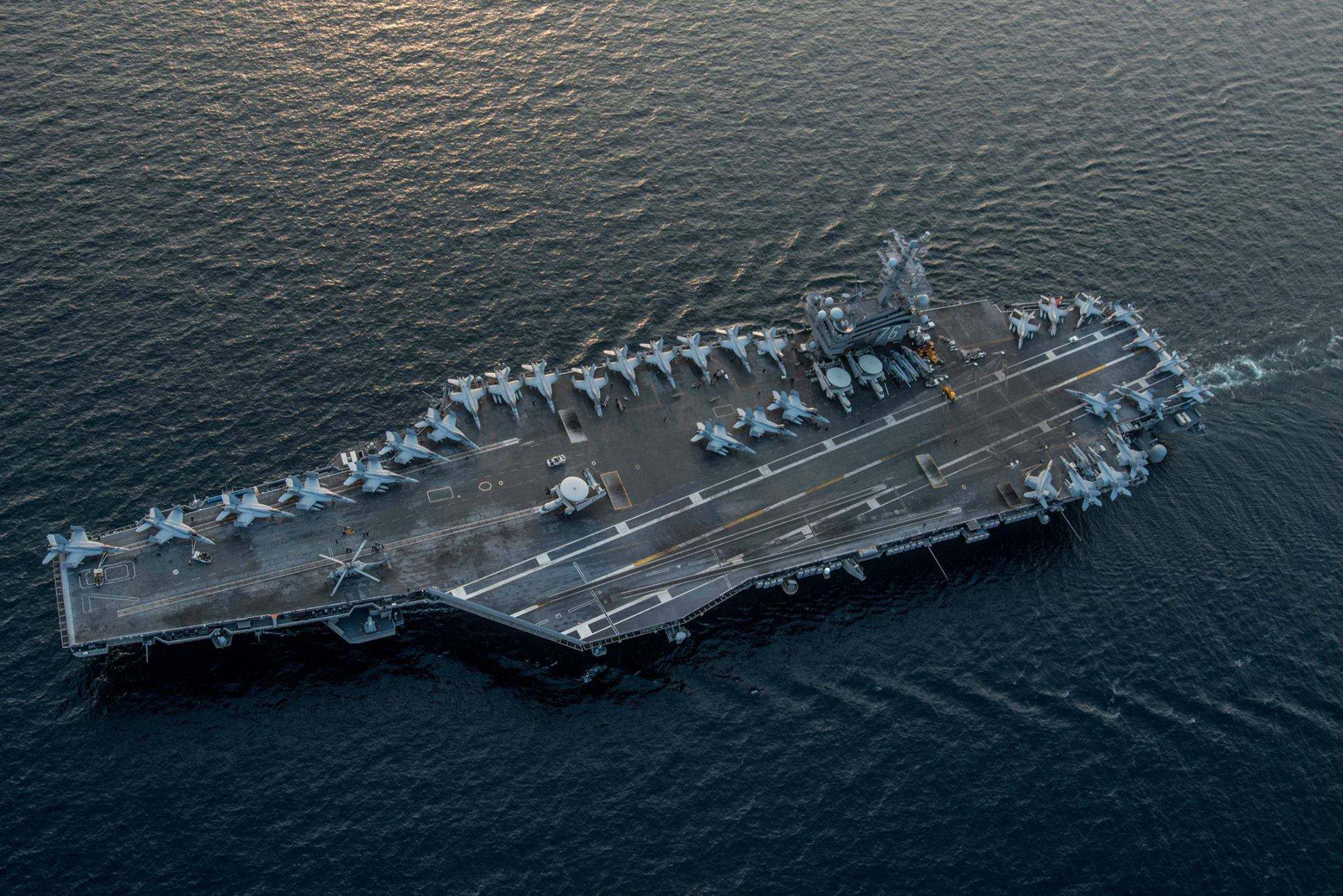 水下的核潜艇和水面的核航母,核设施区别何在?体积和功率区别