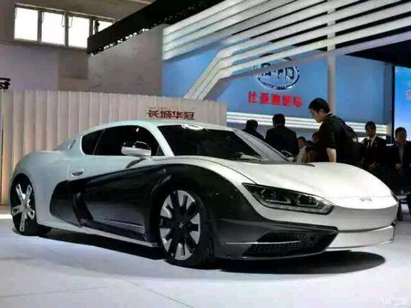 它的生产制造者是北京长城华冠汽车科技有限公司