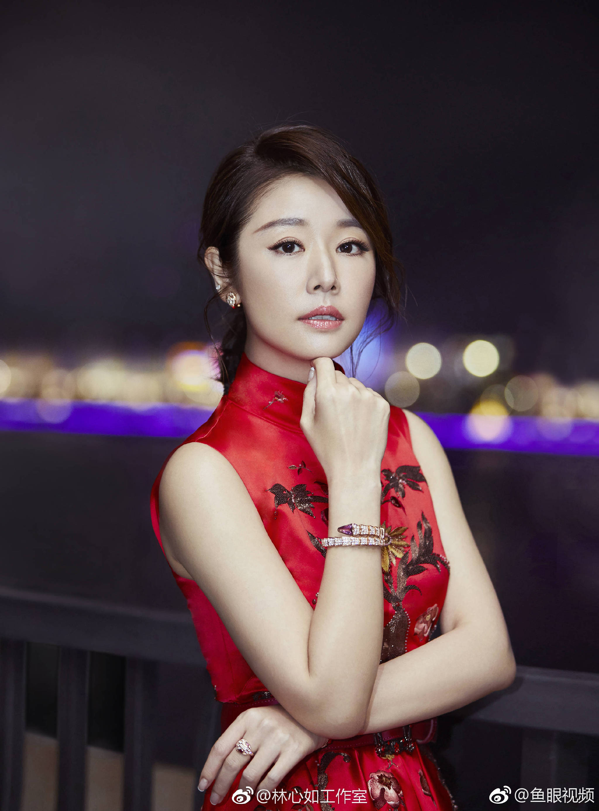 林心如表情包回应,今天林心如与视觉中国的一组图片上了热搜