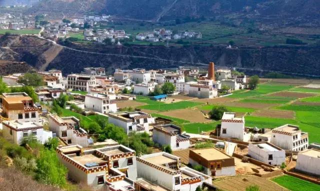 g227线稻城亚丁至凉山州木里界段(建设工期2年)路线起于甘孜香格里拉