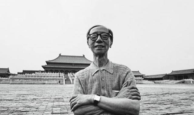 溥仪晚年回故宫, 坐龙椅拒绝拍照, 感慨说了几个字|溥仪|龙椅|皇帝_新浪新闻