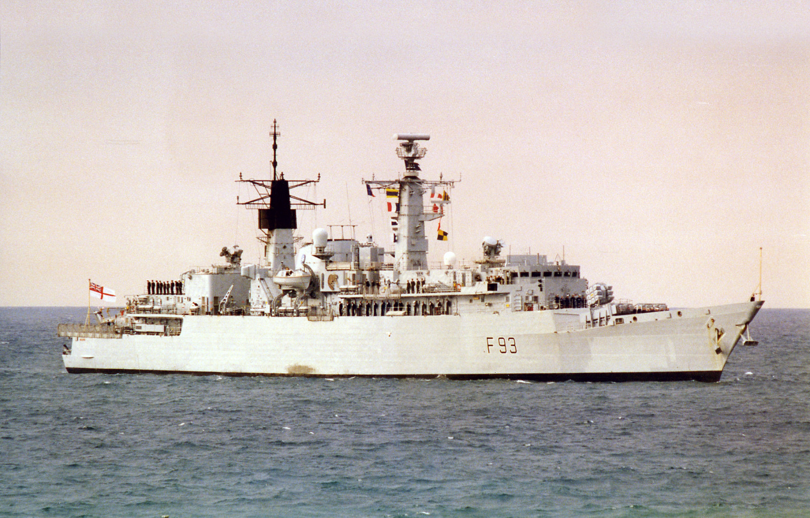 英国22型护卫舰又叫做大刀级排水量比较大有海狼舰空导弹