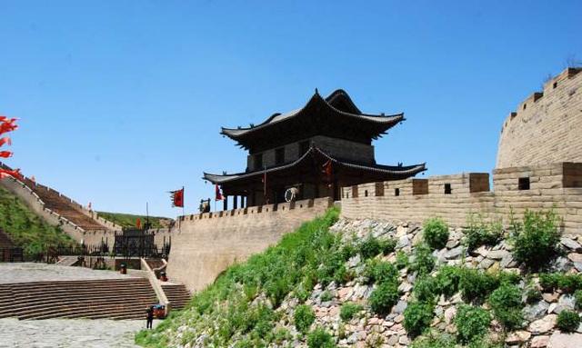 雄伟的代州雁门关现在代县人民政府已经斥资重新修建了