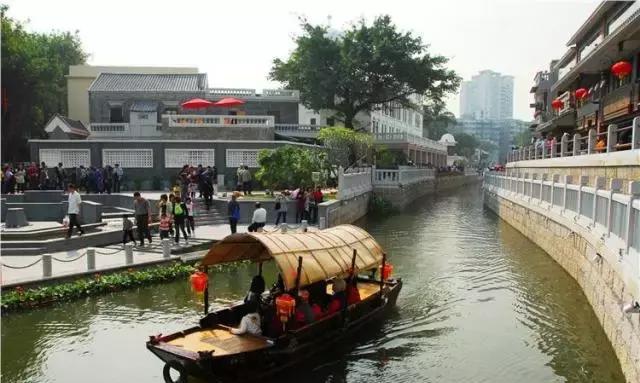 游船费用:50元 开放时间:全天 地址:广州市荔湾区荔枝湾路(近泮溪酒家