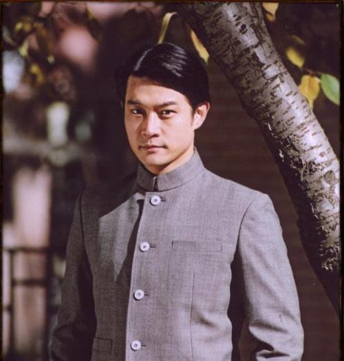 《京华烟云》:他年近50一副好牌打烂,她豪门梦碎,他如今最红