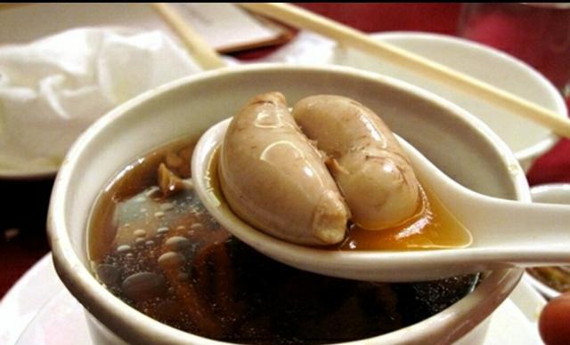 公鸡蛋(鸡腰)真的能吃吗? 好吃吗? 是不是吃什么补什么呀?
