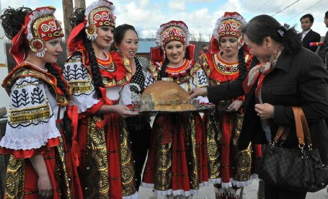 他们曾是俄罗斯人,如今容貌汉化,说中文,自豪的说:我是中国人