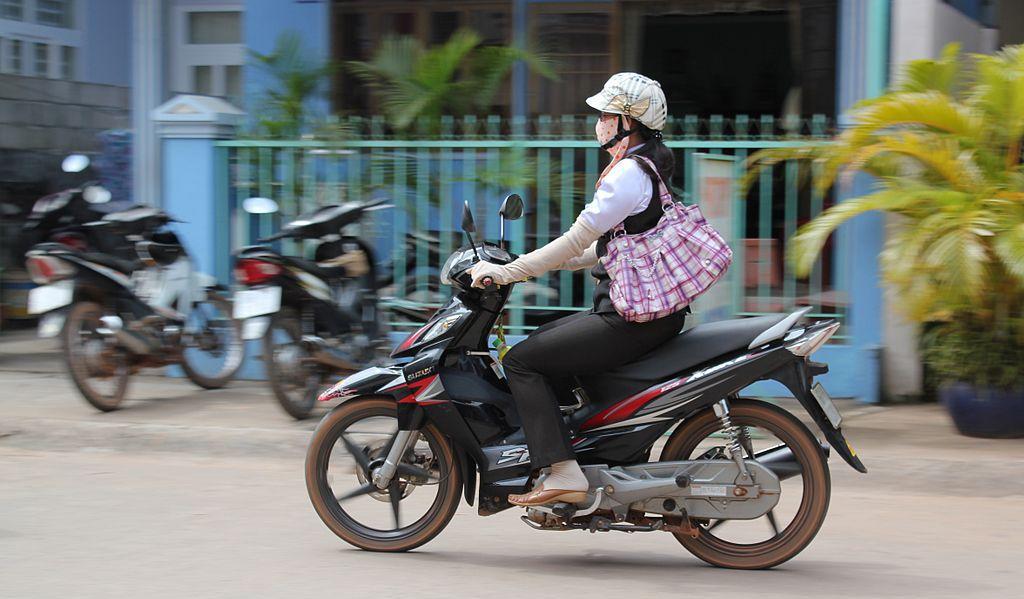 环游越南市中心和漫步越南农村, 总会有摩托车的身影出现
