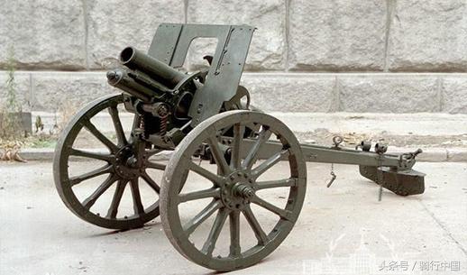 诸如三八式步枪,捷克式机枪,还有歪把子机枪,九二式重机枪这样的"标配