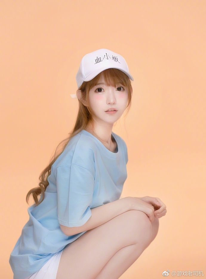 韩国第一美少女yurisa玩起cos!_新浪看点